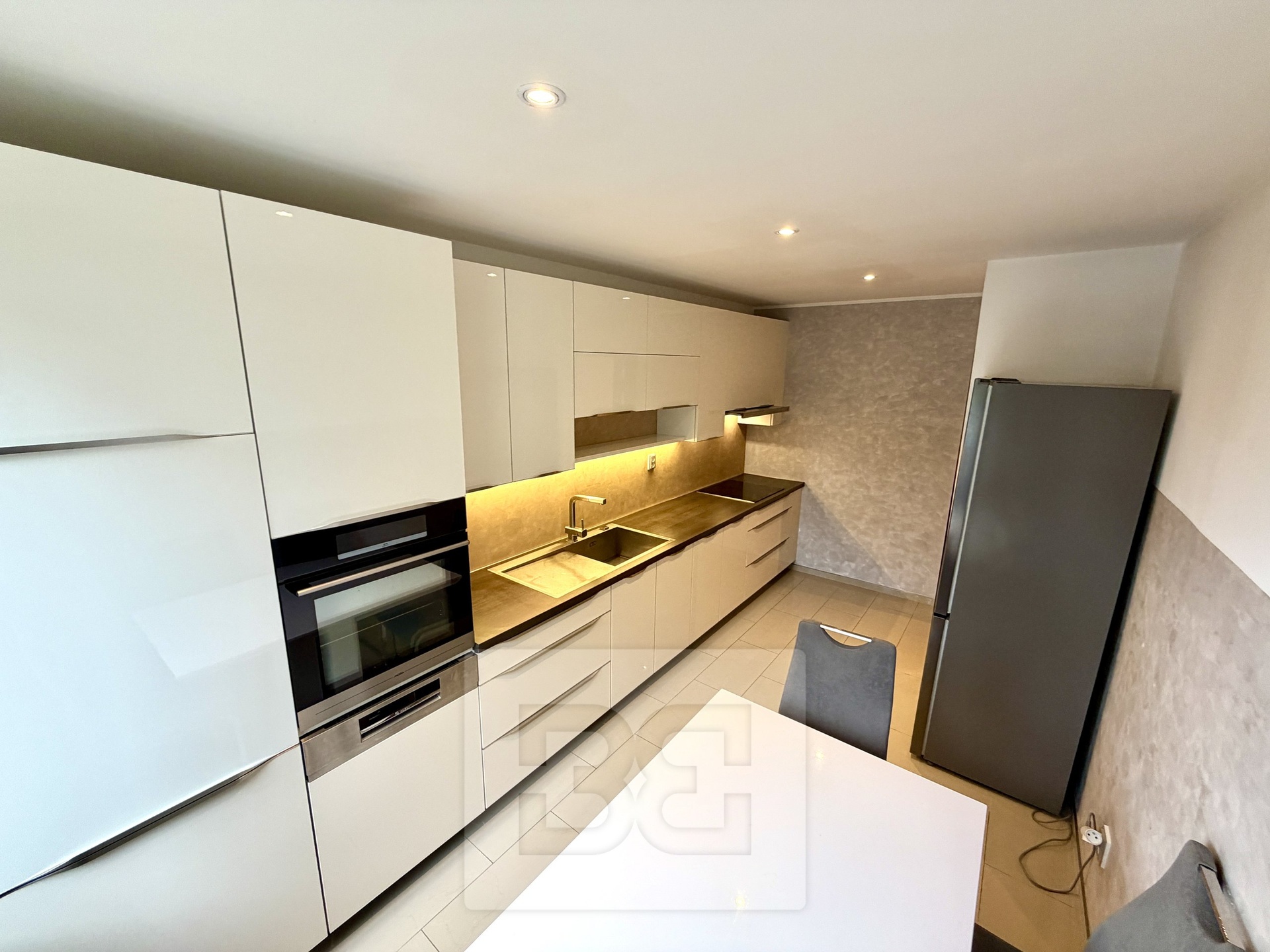 Prodej bytu 3+1 78 m², Praha - Modřany