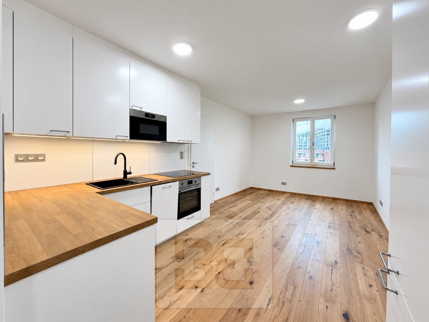 Pronájem bytu 2+kk 44 m², Praha - Smíchov