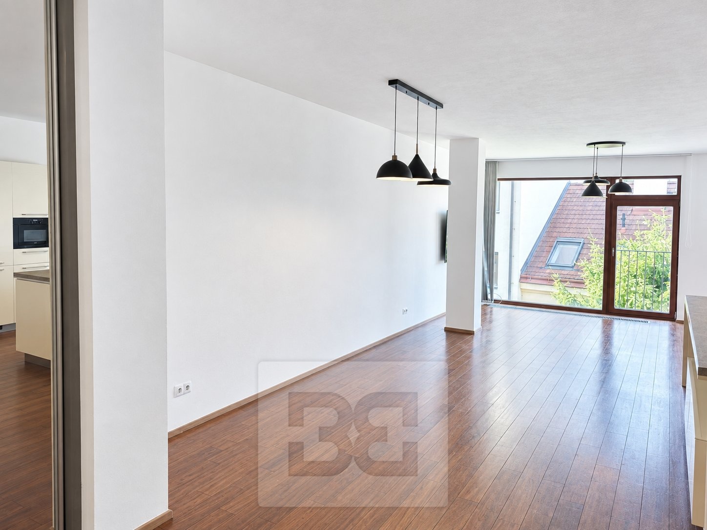 Pronájem nadstandardně světlého bytu 3+kk (138 m²) s obrovskou terasou – Praha 5, Košíře