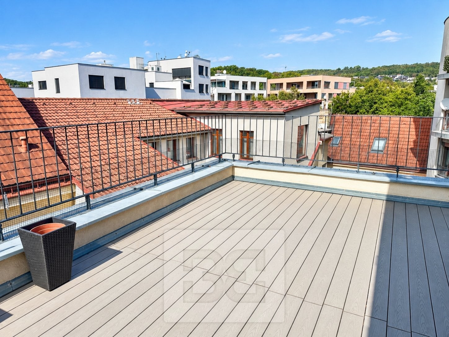 Rent flat Exceptionally bright 2-bedroom apartment (3+kk, 138 m²) with a huge terrace – Prague 5, Košíře