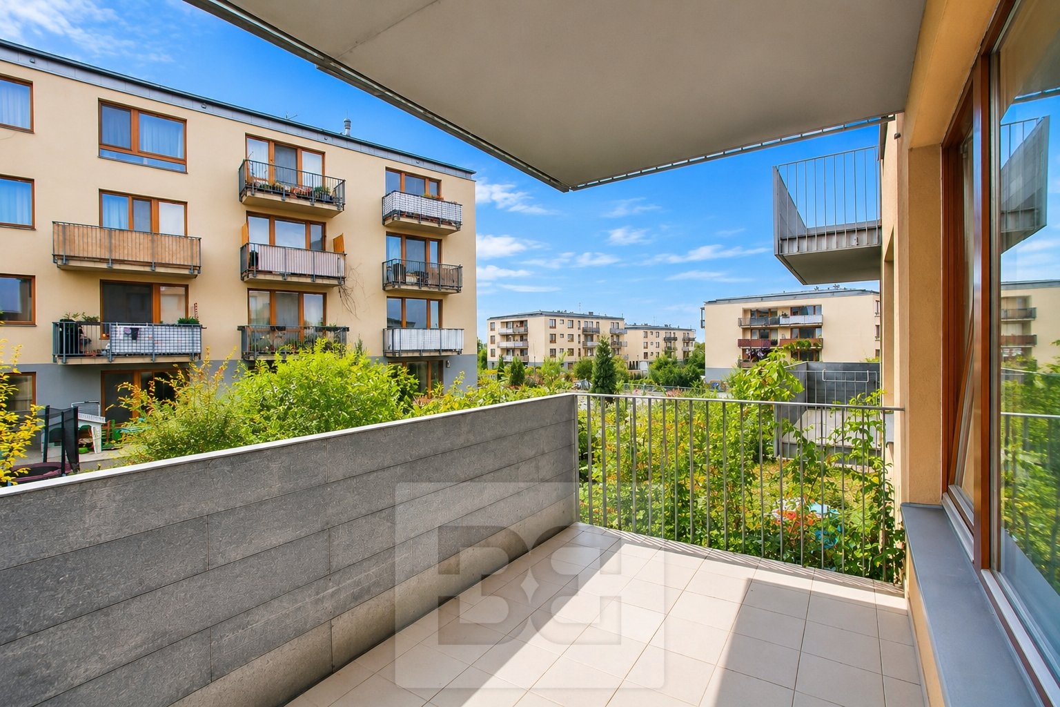 Bright 1-Bedroom Apartment with Balcony, Parking Space and Storage Unit | Zličínský Dvůr, Prague 5