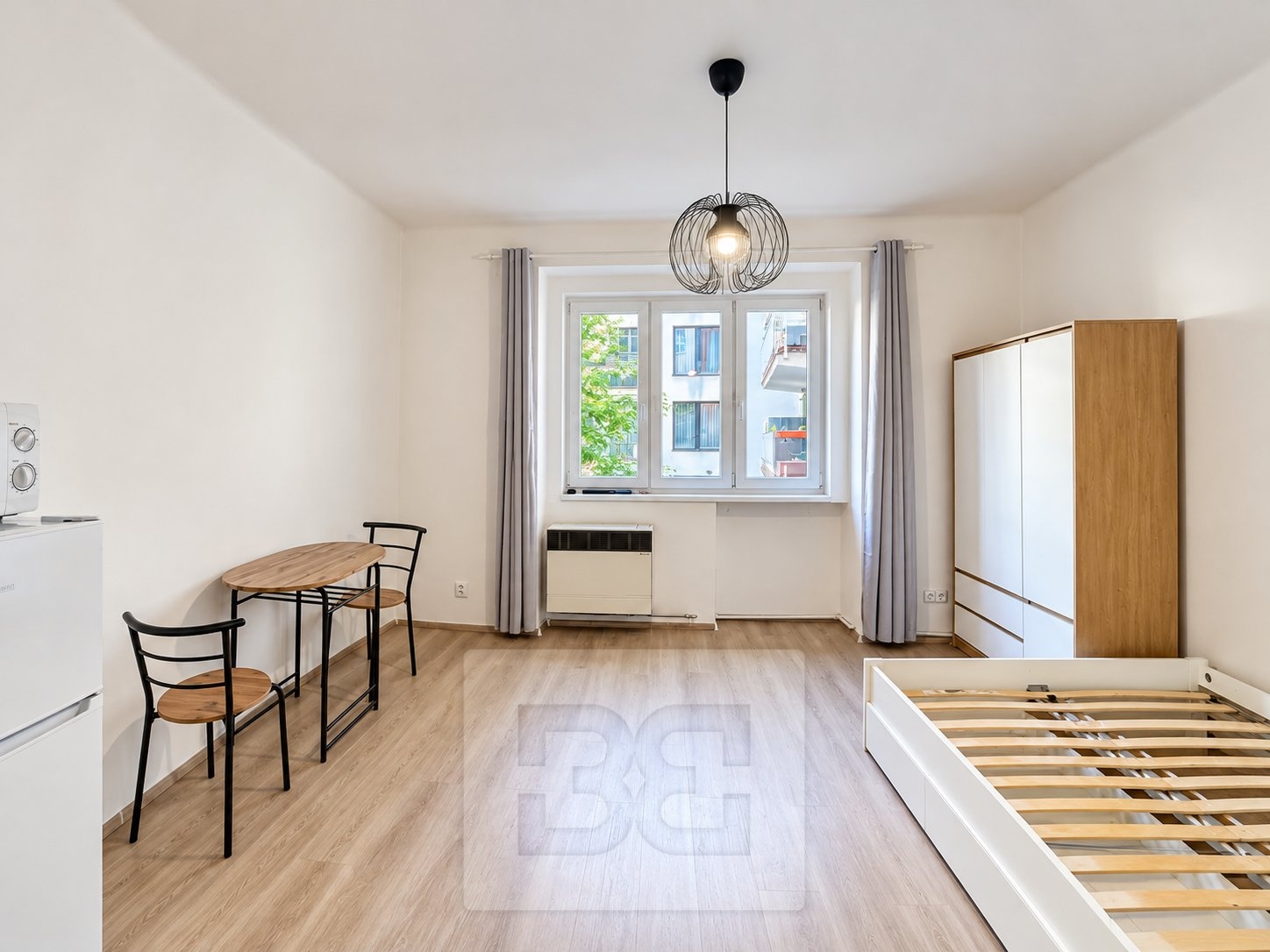 Pronájem bytu 1+kk 27 m², Praha - Libeň