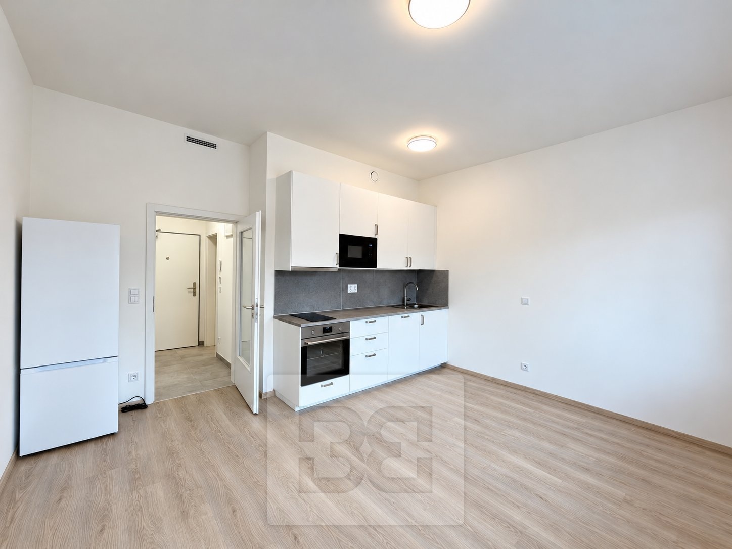 Pronájem bytu 1+kk 27 m², Praha - Hostivař