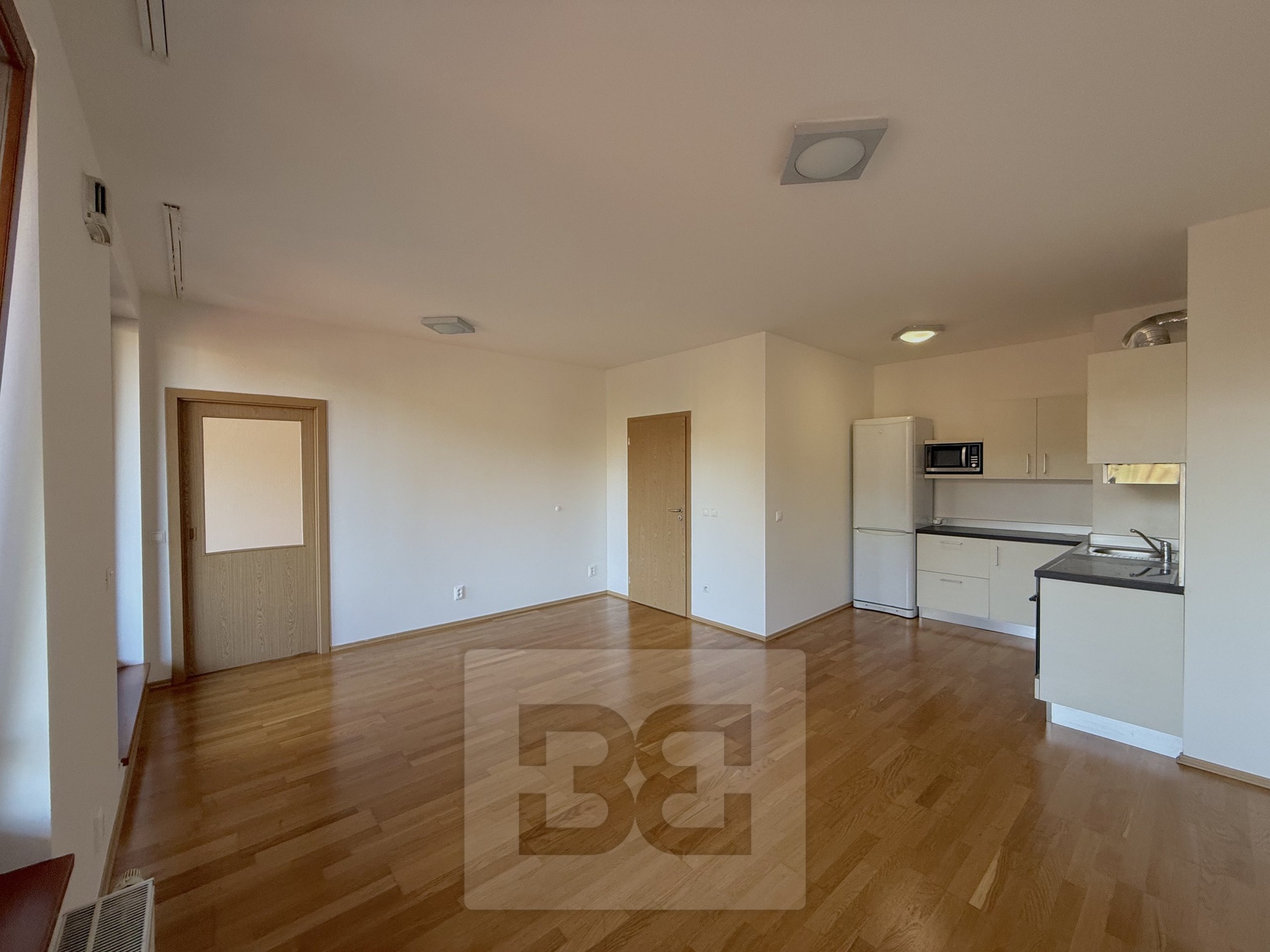Apartment with a balcony for rent 2+kk 63 m², + parking Praha - Holešovice