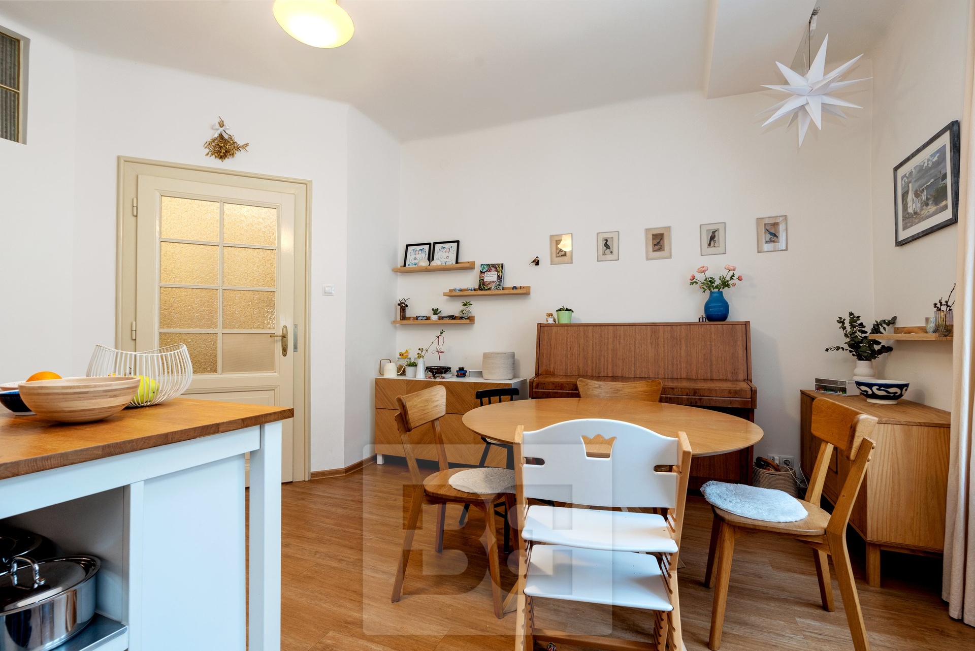 Sale flats 3+KT 97 m², Praha - Holešovice