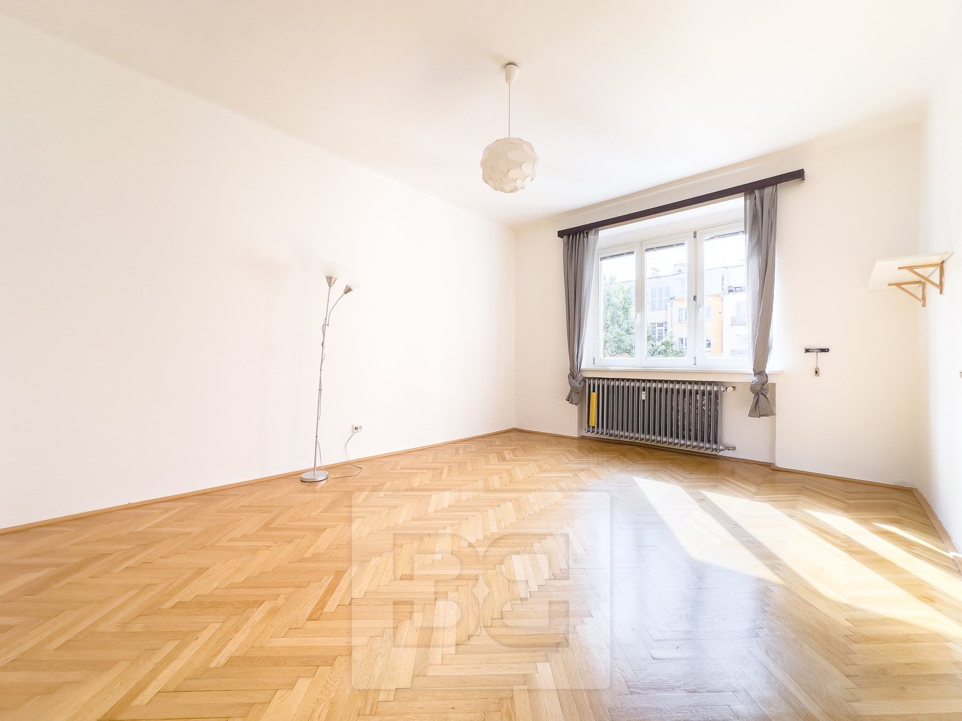 Pronájem bytu 1+1 32 m², Praha - Žižkov