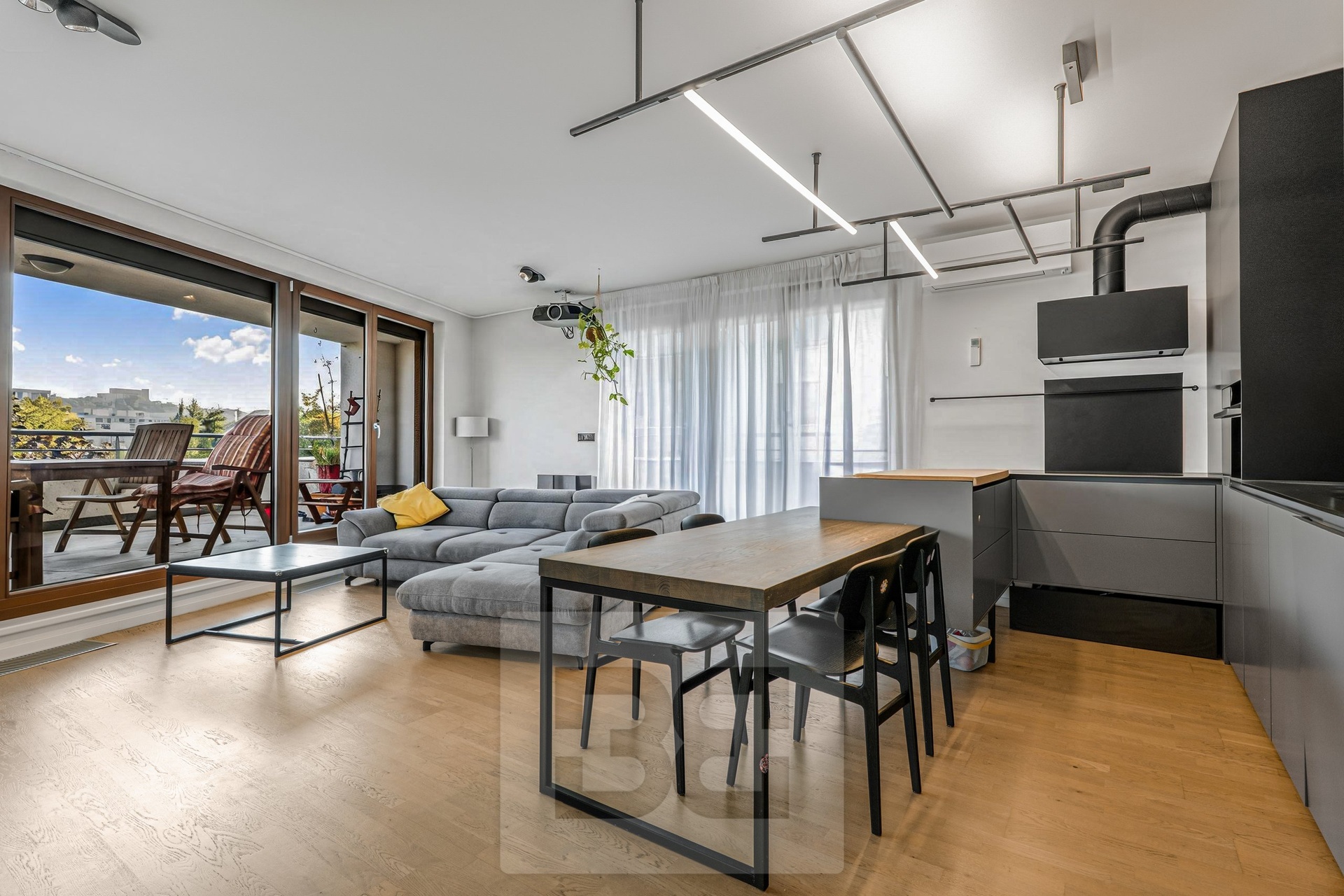 Prodej bytu 4+kk 106 m², terasa, garáž, GS, Praha - Holešovice