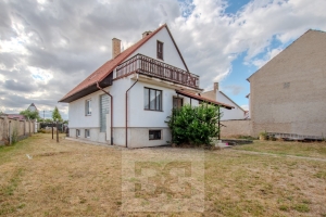 Spacious Family House for Sale with Garden, Barn, and Two Residential Units – Hrobce, Litoměřice District