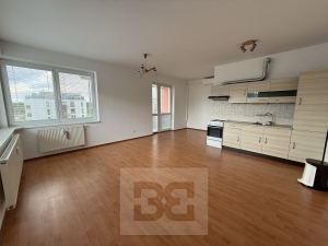 Pronájem bytu 2+kk 59 m², Hradec Králové - Třebeš