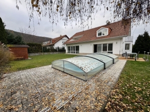 Pronájem rodinného domu 200 m², Česká