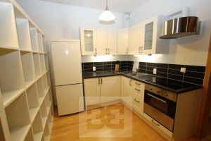 Krásné a velmi prostorné 1kk, 45m², terasa/sklep, plně zařízeno, Praha 5 - Košíře