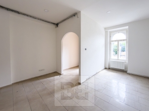 Commercial premises on the ground floor of a beautiful building in Prague 1 - Tesnov