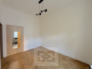 Pronájem bytu 2+1 38 m², Praha - Žižkov
