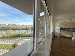 Pronájem bytu 2+kk s parkovacím stáním,  58 m², V Háji, Praha - Holešovice