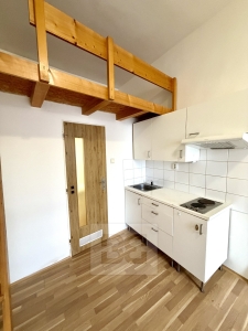 Ubytovací jednotka v činžovním domě situovaný na náměstí v obci Štětí, ul. Krátká