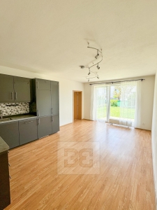 Byt 2+kk 53 m² + zahrada 80m² + parkovací stání, Hostivice