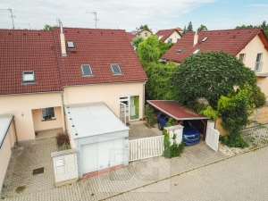 Pronájem rodinného domu 6+kk 150 m², Zahrada 253m², 3 parkovací místa, Líbeznice