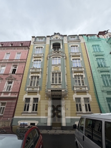 Zrekonstruovaný byt o dispozici 2+1 v centru Karlových Varů