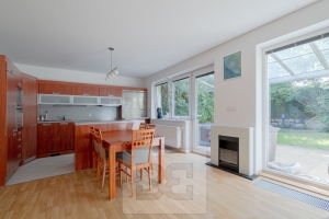 Pronájem rodinného domu 5+kk 148 m², Praha - Kbely