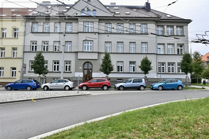 Podnájem mezonetového bytu 4+kk v Kr. poli, krásný byt, výhled na park