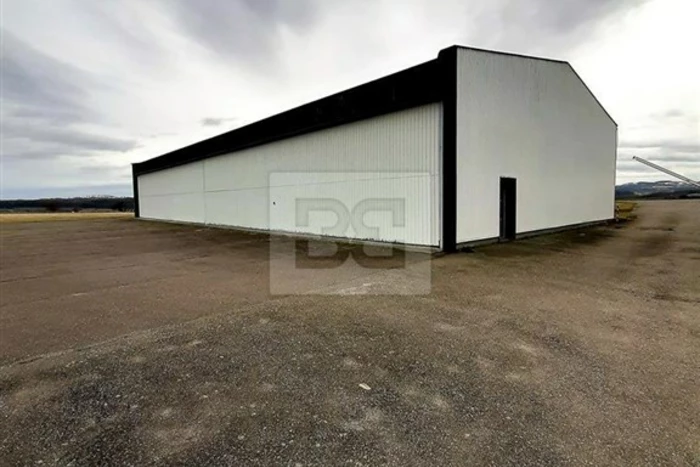 Hangar 550 m² for sale