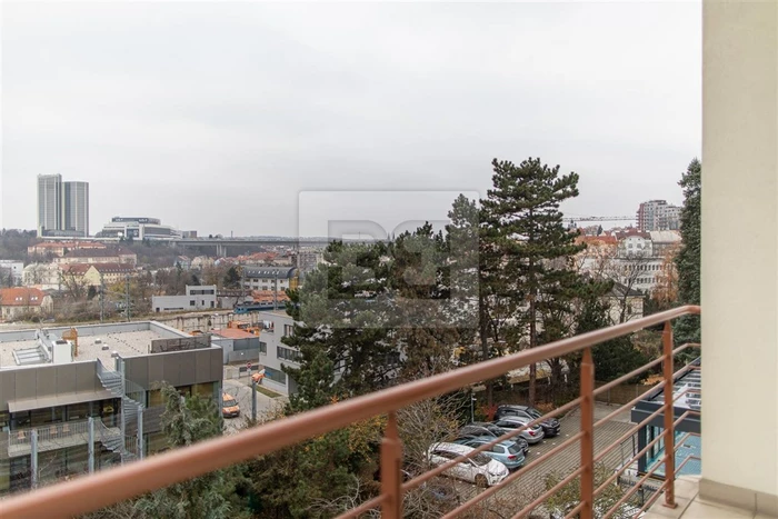 Zcela nový, velmi luxusní, designový byt 3+kk (120 m²) se 2 balkóny (15 m²), ulice Perucká, Praha 2
