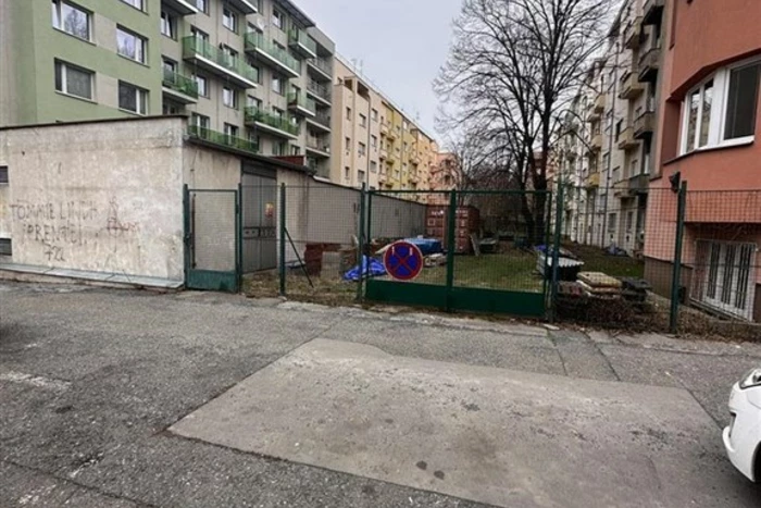 Pozemek v Praze 3 - Žižkov,  ulice Za Žižkovskou vozovnou