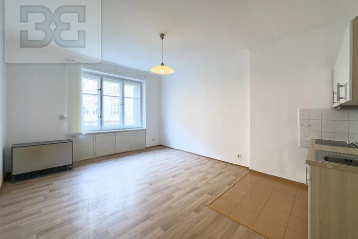 Pronájem bytu 1+kk 28 m² nedaleko metra