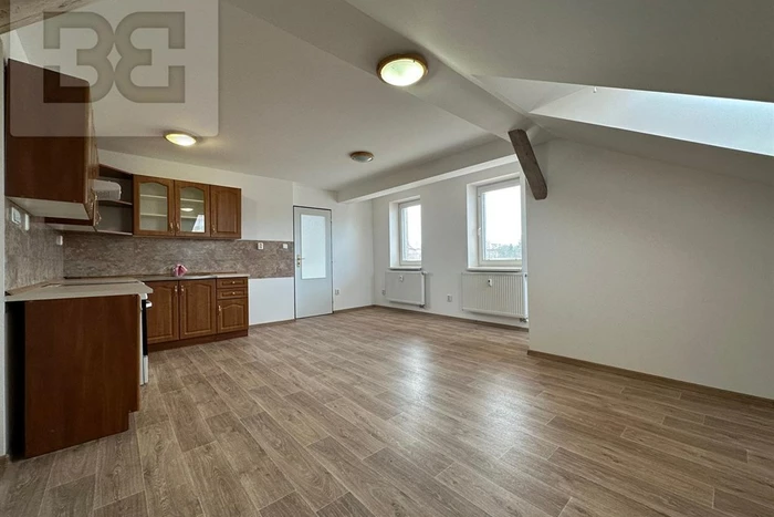 Prostorný podkrovní byt 3+kk 54 m² v Nové Pace