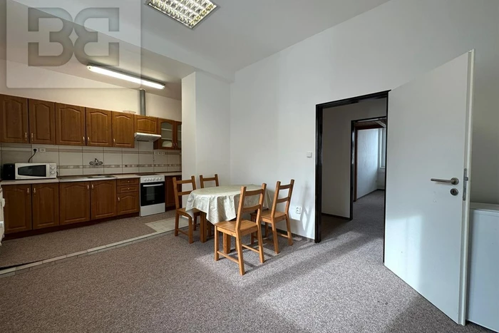 Prostorný byt 2+1 plochou 71m² v Nové Pace