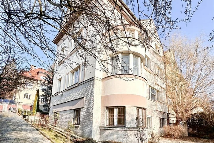Luxury apt in the villa in Prague 6 – Hanspaulka, street Komornická