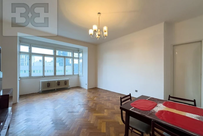 Prostorný byt 2+1 73 m² v Holešovicích