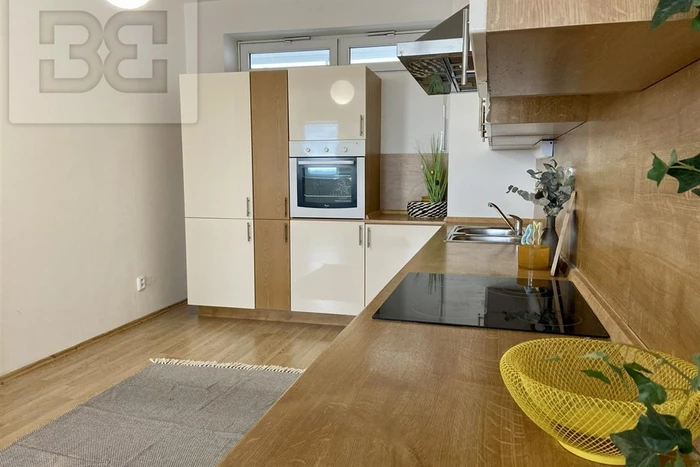 Prodej bytu 3+kk s terasou a garážovým PARKOVACÍM místem