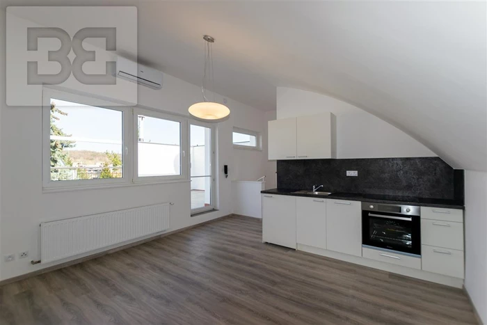 Pronájem bytu 1+kk 57 m²